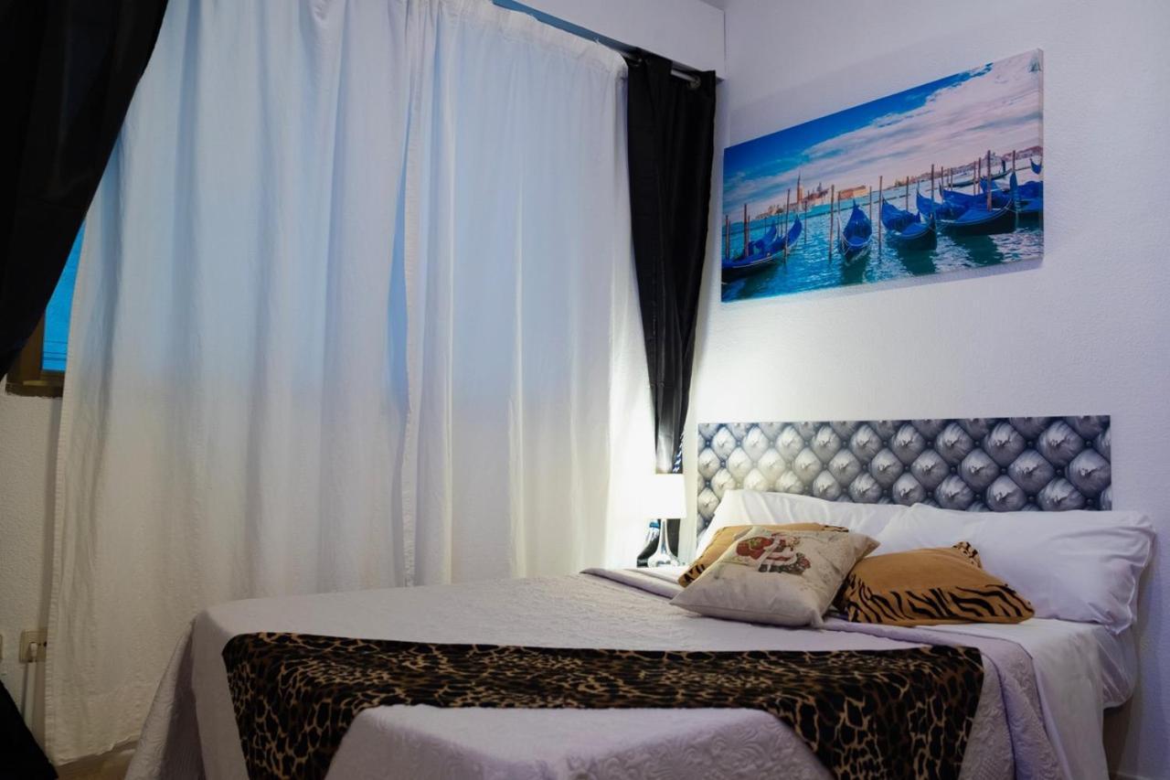 La Reina De Gran Via - Parking Tph Bed & Breakfast Madrid Exterior foto