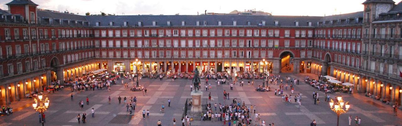 La Reina De Gran Via - Parking Tph Bed & Breakfast Madrid Exterior foto