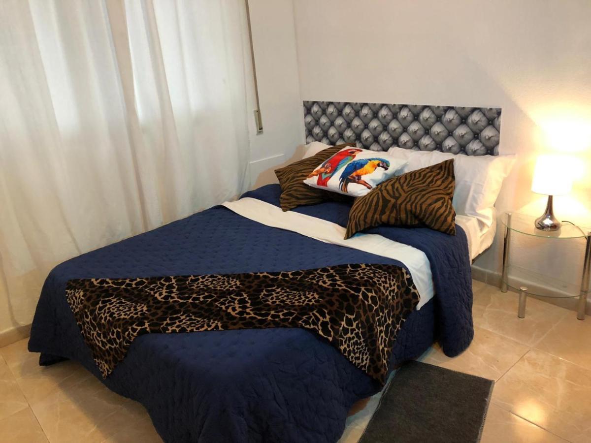 La Reina De Gran Via - Parking Tph Bed & Breakfast Madrid Exterior foto