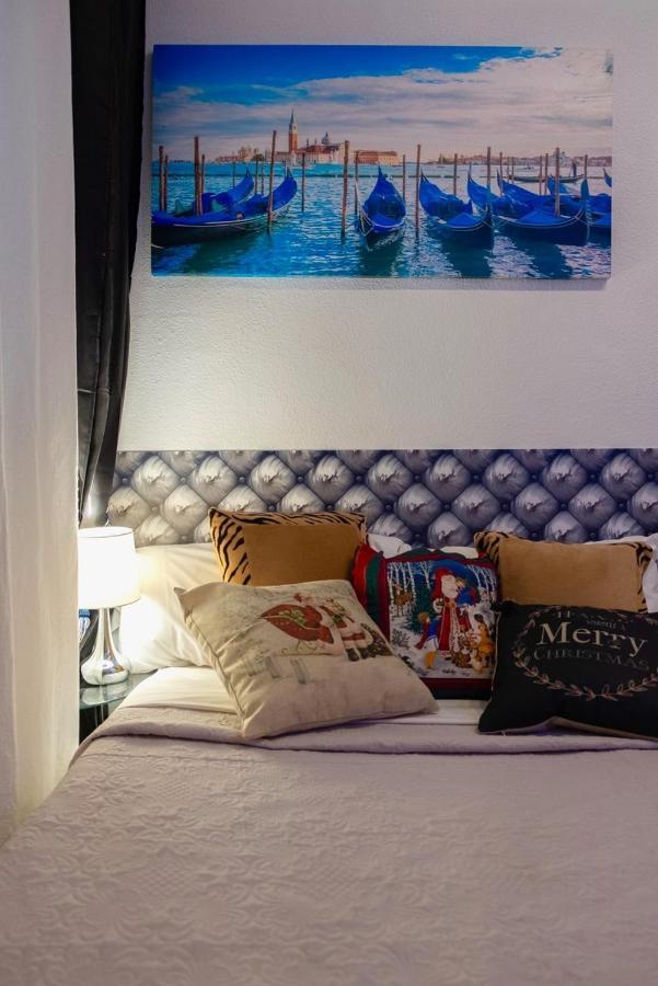 La Reina De Gran Via - Parking Tph Bed & Breakfast Madrid Exterior foto
