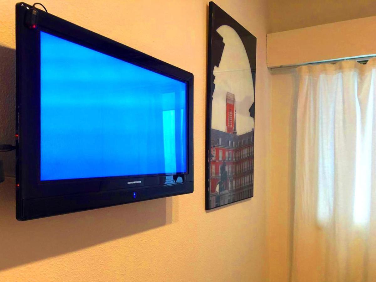 La Reina De Gran Via - Parking Tph Bed & Breakfast Madrid Exterior foto
